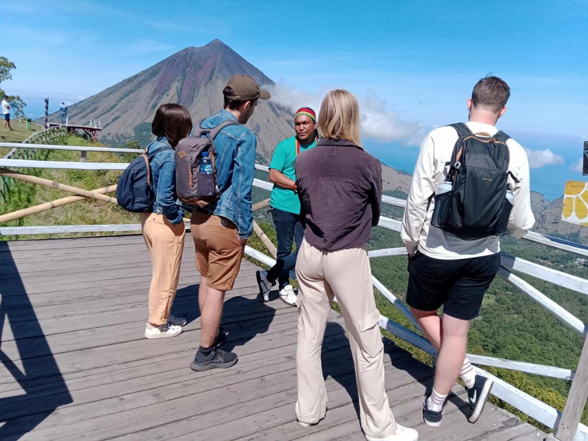 Kristian Homestay Bajawa Esterno foto