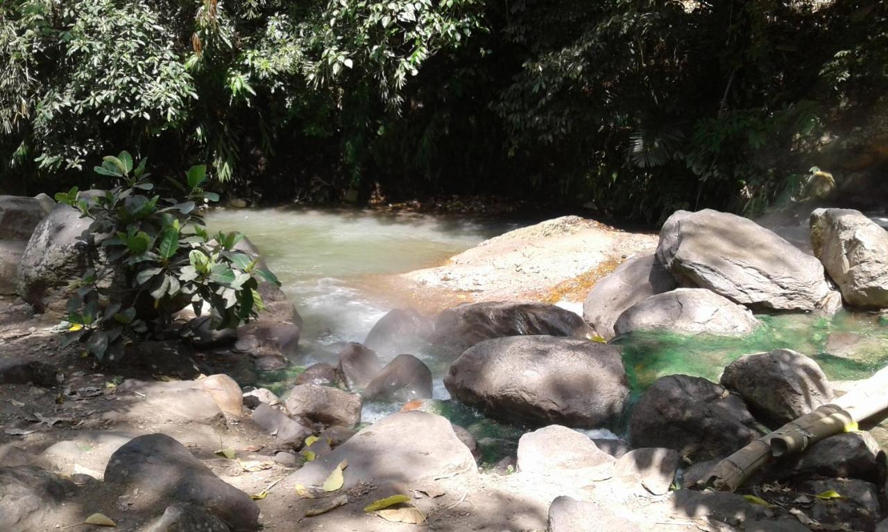 Kristian Homestay Bajawa Esterno foto