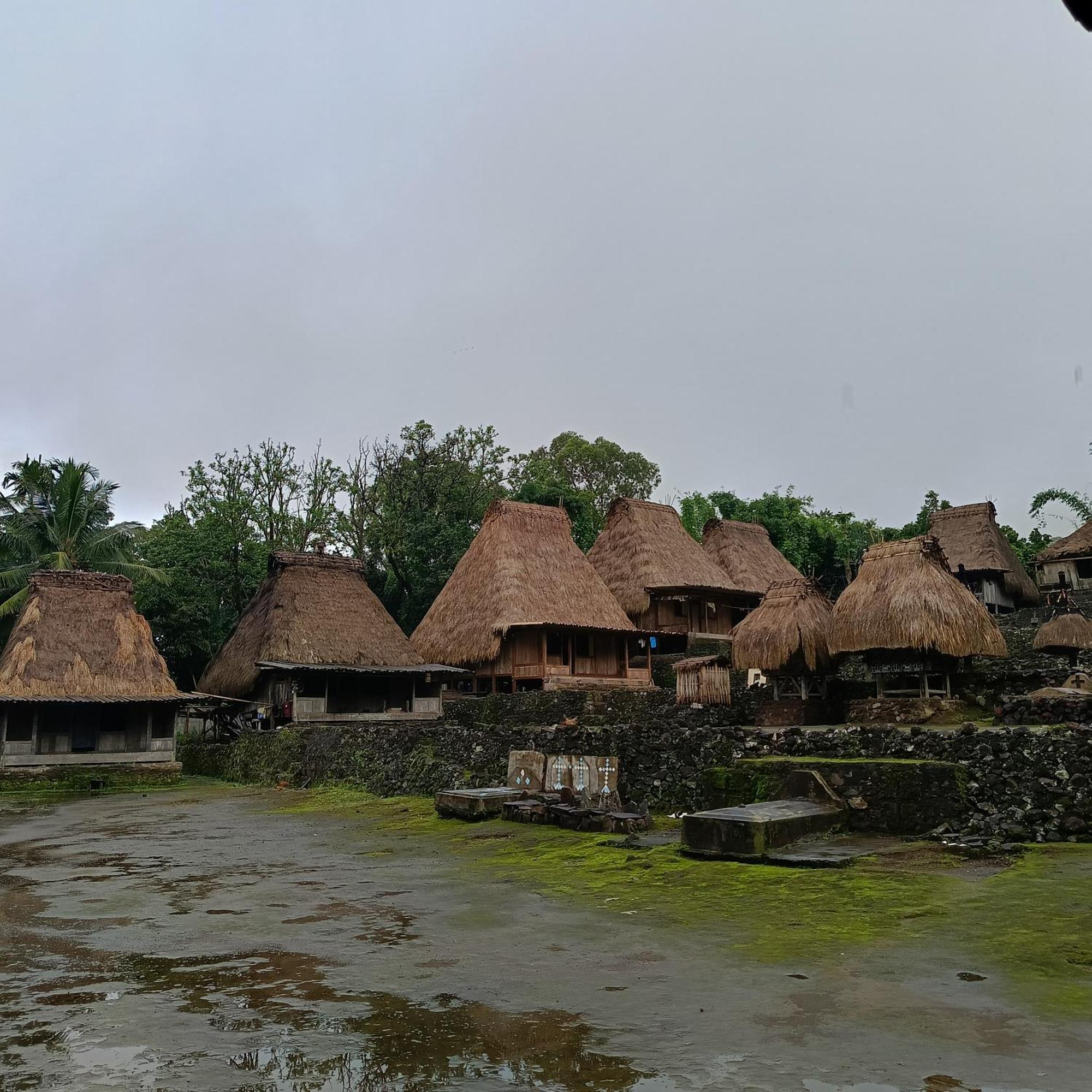 Kristian Homestay Bajawa Esterno foto